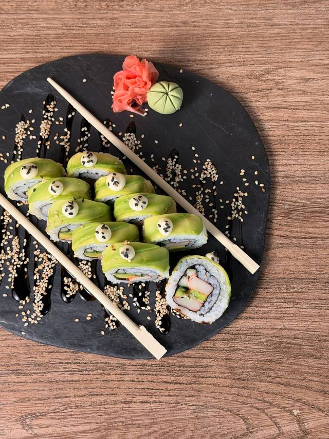 CALIFORNIA ROLL — Completo